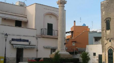 Lucugnano - Uno scorcio di piazza Girolamo Comi